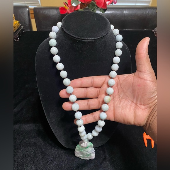 One of a kind! 26inch natural jade necklace with a 3 1/2 inch Guanyin pendant. - Picture 7 of 11